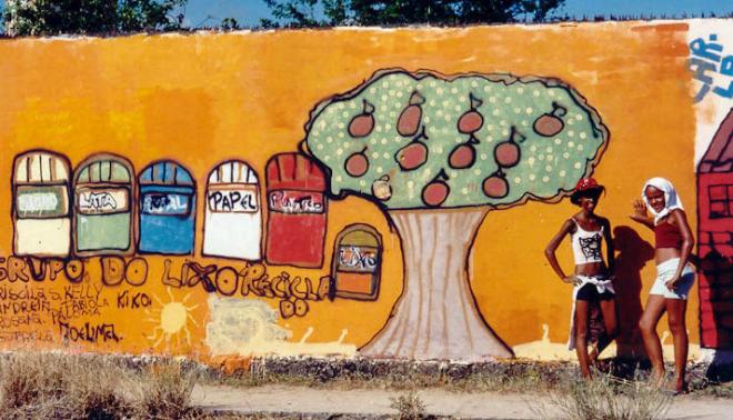 Grafitti on the topic of water and sanitation problems, Recife, Brazil / Photo credit Waterlat Gobacit / Flickr