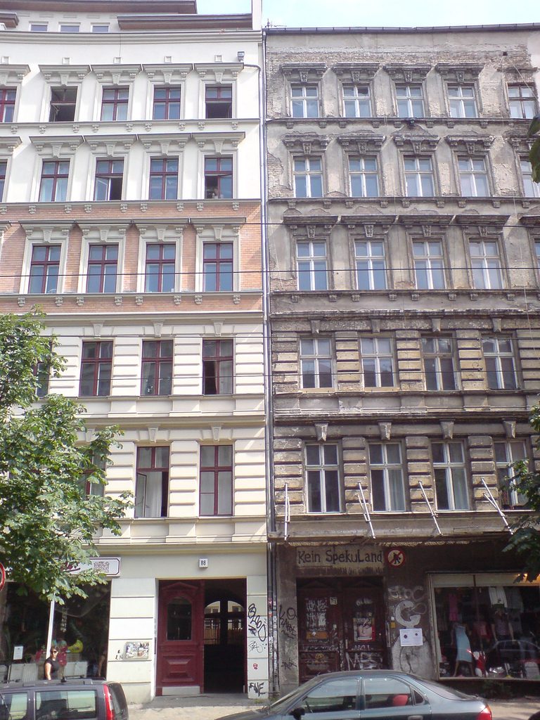 Gentrification before after. Credit: flickr/domat33f/CC BY-NC-SA 2.0